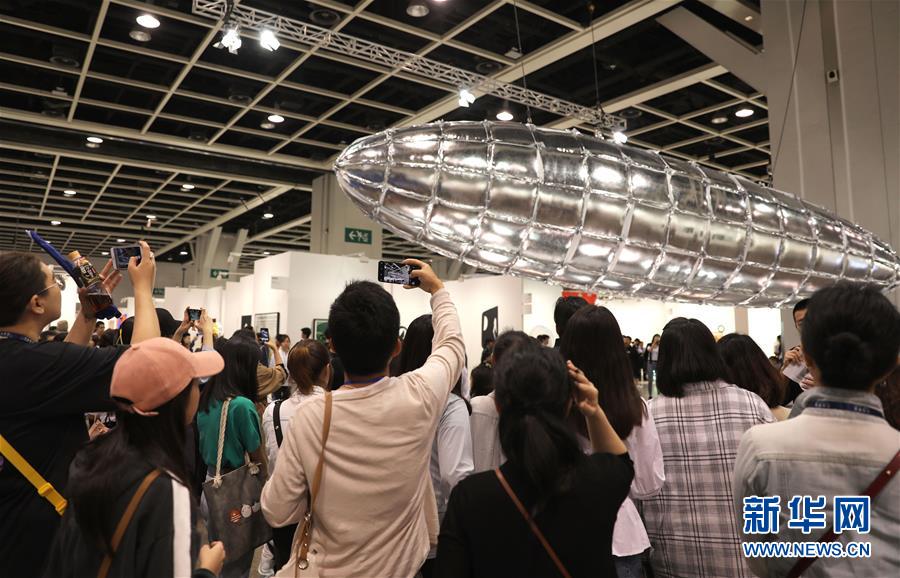 （图文互动）（3）香港巴塞尔艺术展创纪录吸引8.8万名访客