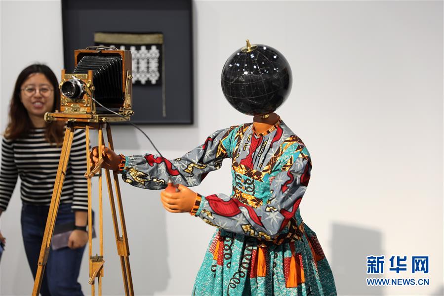 （图文互动）（1）香港巴塞尔艺术展创纪录吸引8.8万名访客