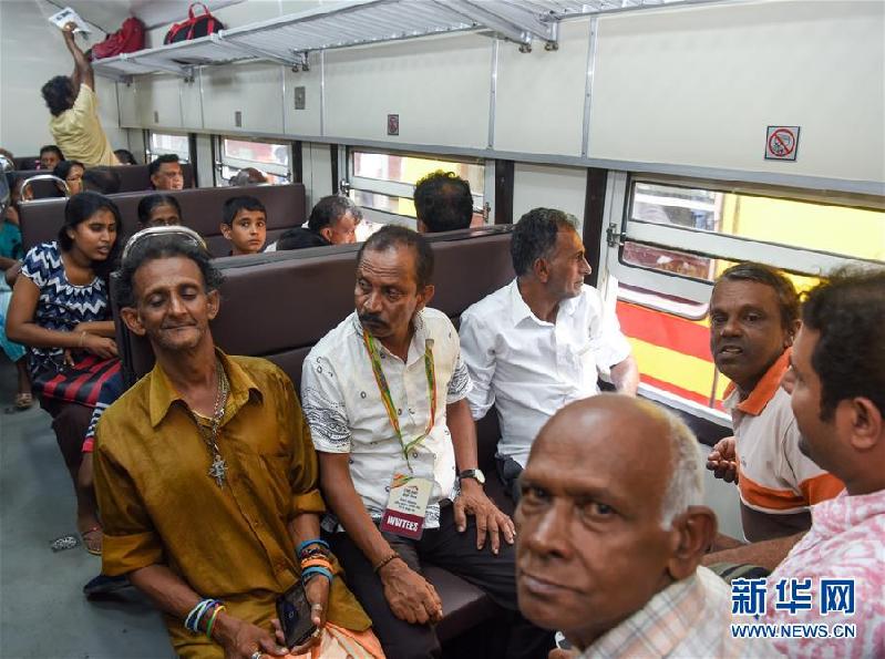 （国际·“一带一路”高峰论坛·图文互动）（4）中企承建斯里兰卡南部铁路项目举行通车仪式