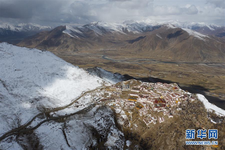 （环境）（2）西藏：鸟瞰雪后甘丹寺