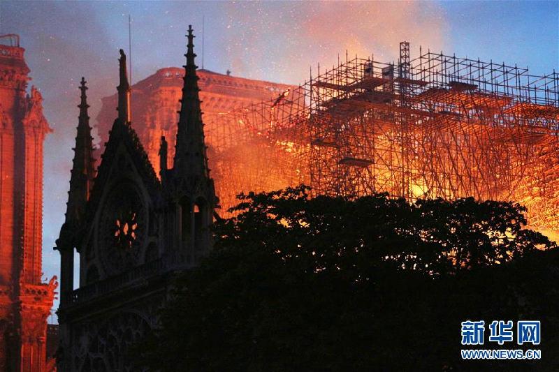 （国际）（12）巴黎圣母院发生大火