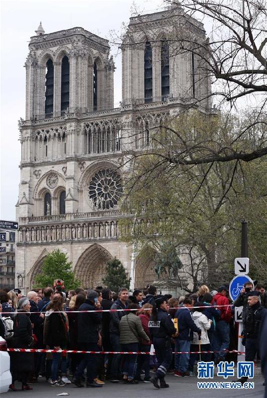 （国际）（4）民众关注巴黎圣母院