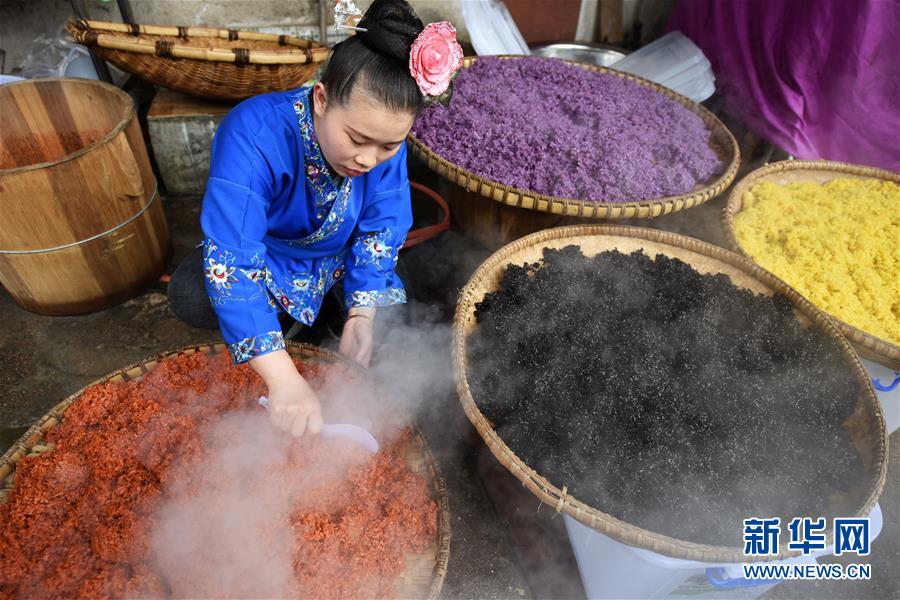 （社会）（2）赶制“姊妹饭” 喜迎姊妹节