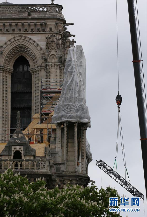 （国际）（2）巴黎圣母院紧急安装防雨装置