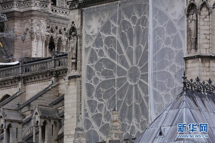 （国际）（3）巴黎圣母院紧急安装防雨装置
