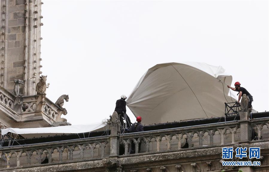 （国际）（7）巴黎圣母院紧急安装防雨装置