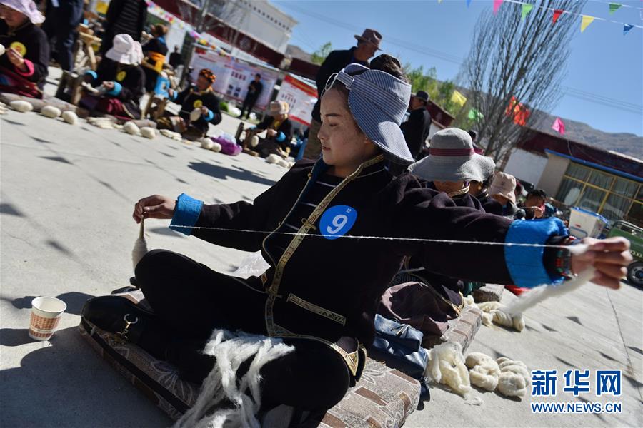 （社会）（2）西藏贡嘎：氆氇制作技能比赛迎“五一”