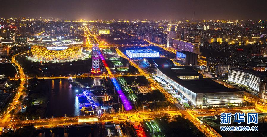 （社会）（1）北京中轴线上演“空间光影秀”