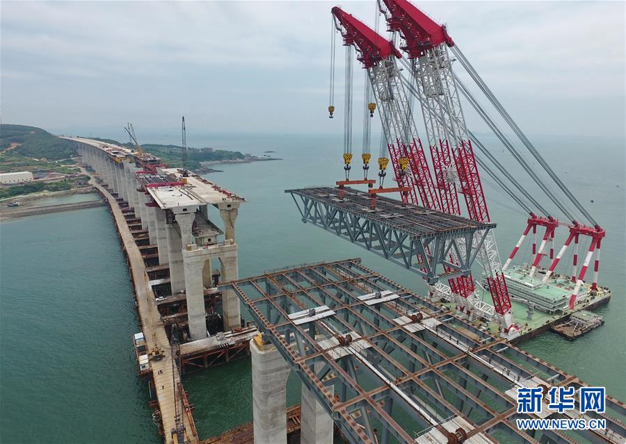 （经济）（2）平潭海峡公铁两用大桥全桥非通航孔钢桁梁全部架设完成