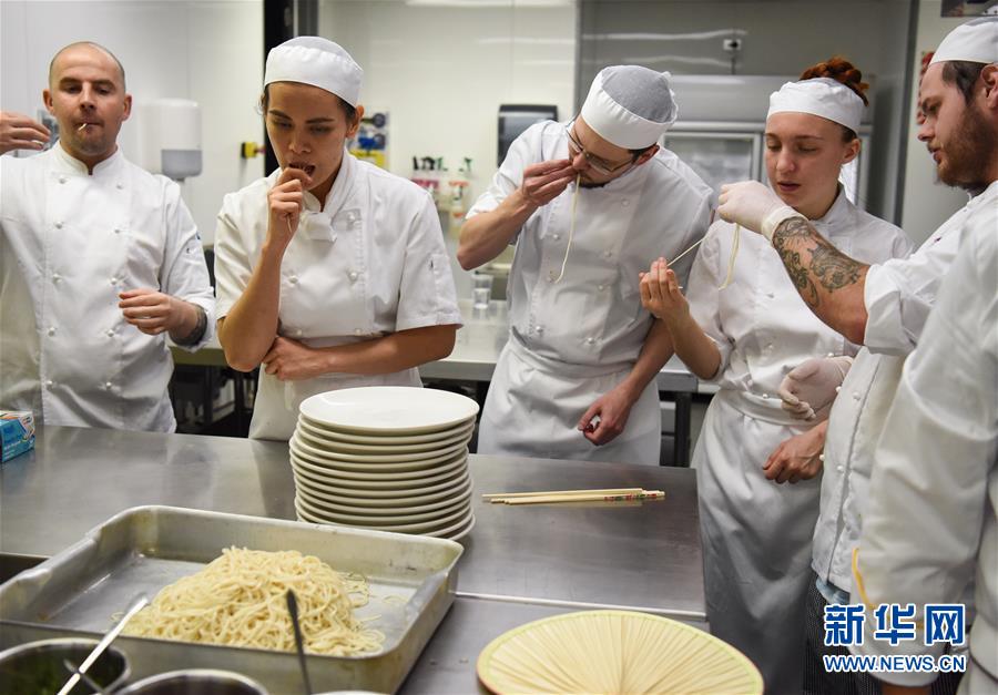 （国际·图文互动）（2）通讯：中国重庆美食文化让新西兰洋厨师大开眼界
