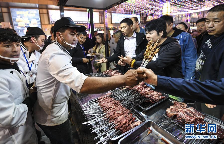 （图文互动）（1）老夜市新开业“点亮”乌鲁木齐夏夜