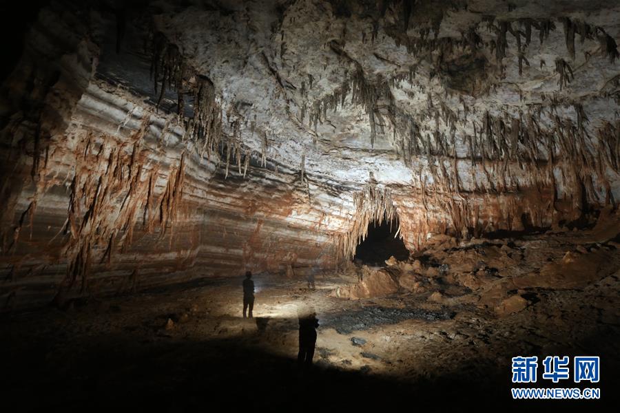 （XHDW·图文互动）（2）垂直总高340米 探秘中国西北部的神秘天坑