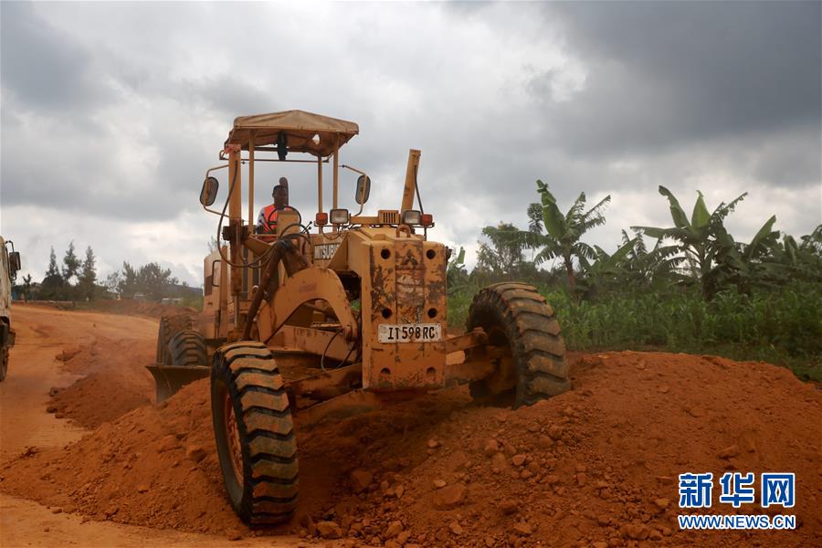 （XHDW）（1）中国援建卢旺达道路项目助力卢旺达发展