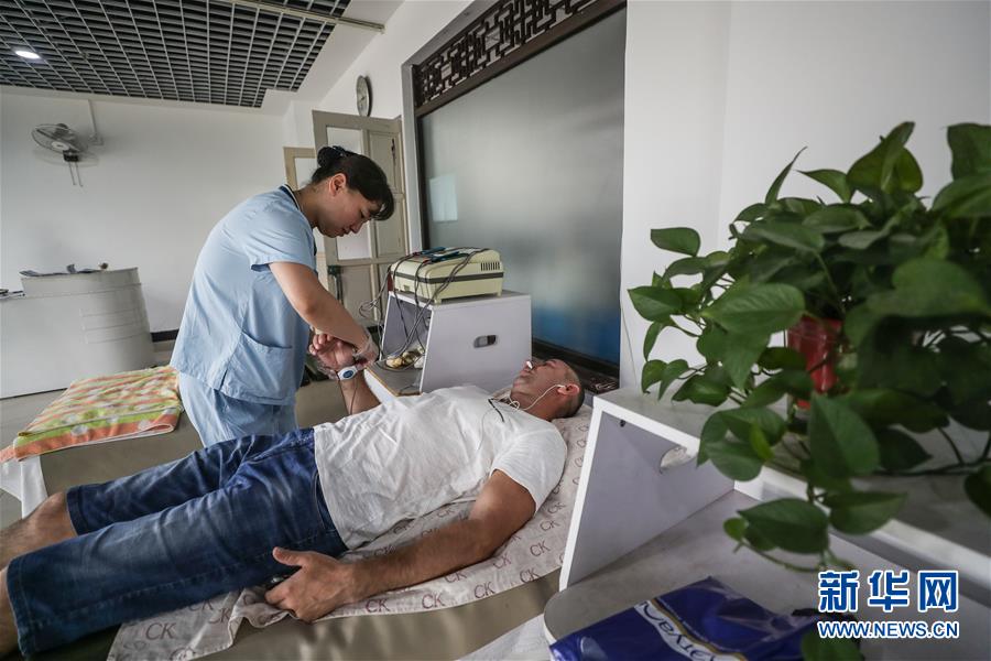 （社会）（8）中国康复理疗技术受到俄罗斯人欢迎