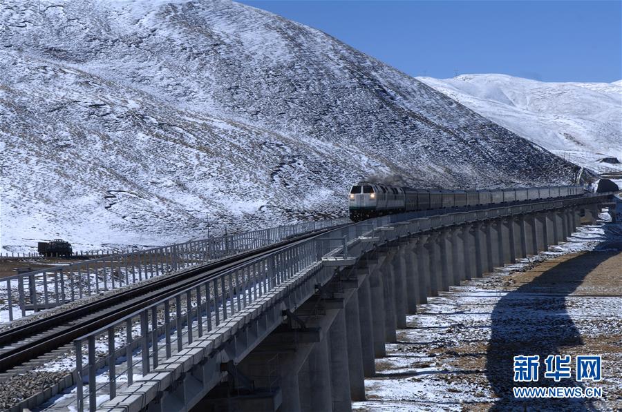 （新华全媒头条·壮丽70年·奋斗新时代·图文互动）（8）开拓雪域高原的梦想之路——来自青藏铁路的蹲点报告