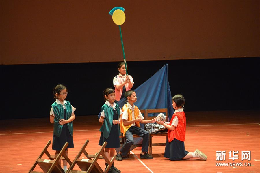 （国际）（5）马来西亚学生用马来语演出《三国演义》舞台剧