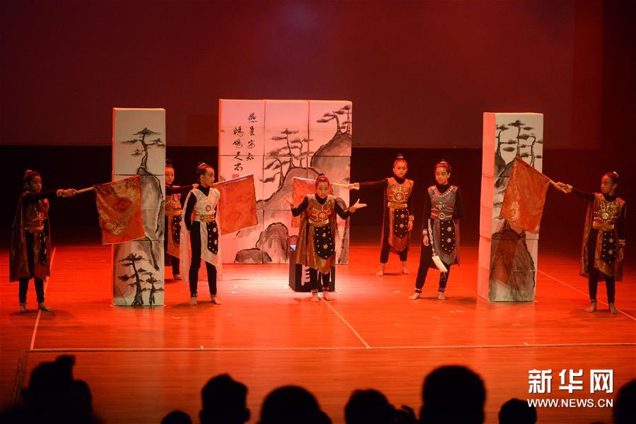 （国际）（3）马来西亚学生用马来语演出《三国演义》舞台剧