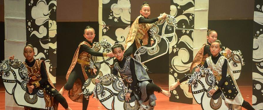 （国际）（4）马来西亚学生用马来语演出《三国演义》舞台剧