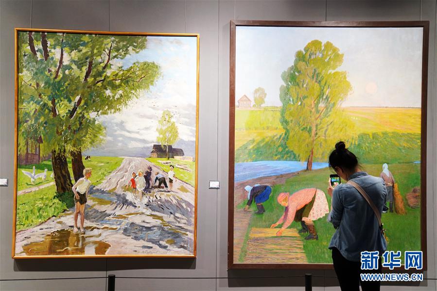 （文化）（3）国际油画展“添彩”中俄博览会