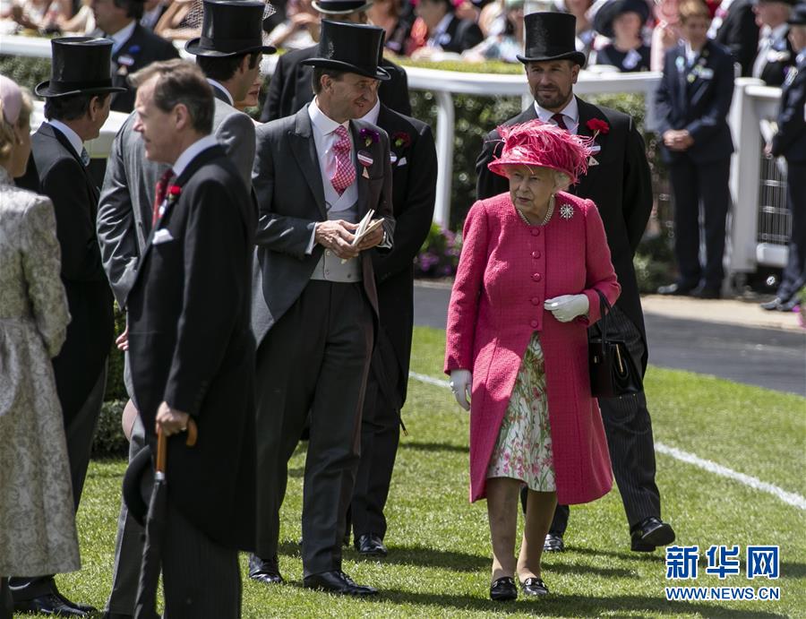 （国际）（1）英女王出席皇家赛马会
