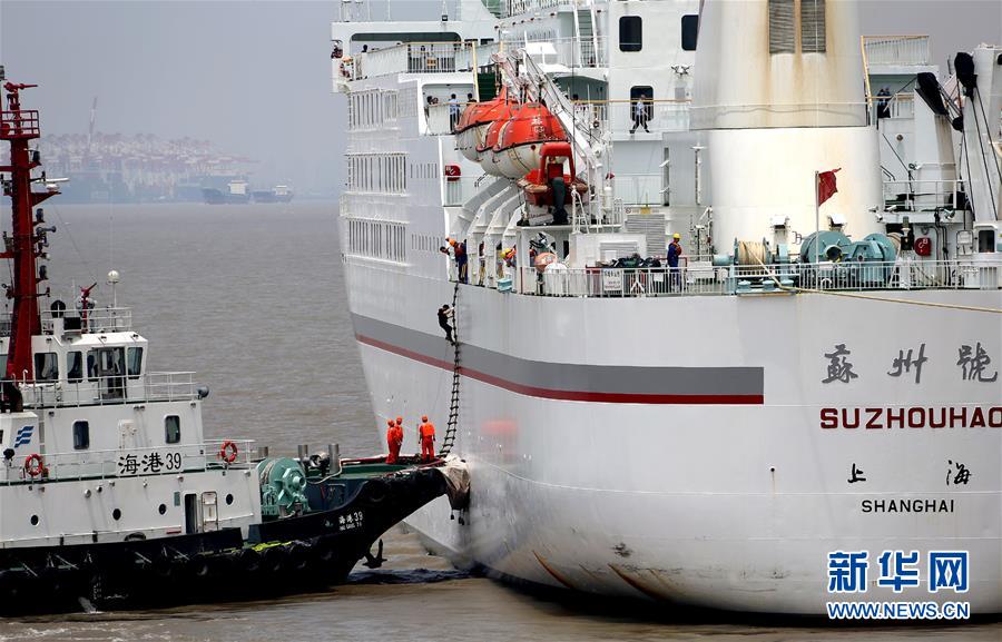 （社会）（4）上海举行国际邮轮海上救生应急演习