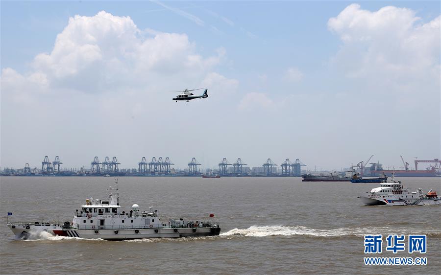 （社会）（5）上海举行国际邮轮海上救生应急演习