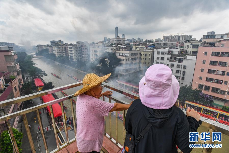 （体育·专题）（18）全民健身·悦动人生—“一水同舟”