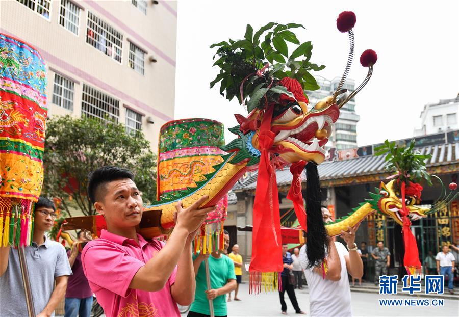 （体育·专题）（3）全民健身·悦动人生—“一水同舟”