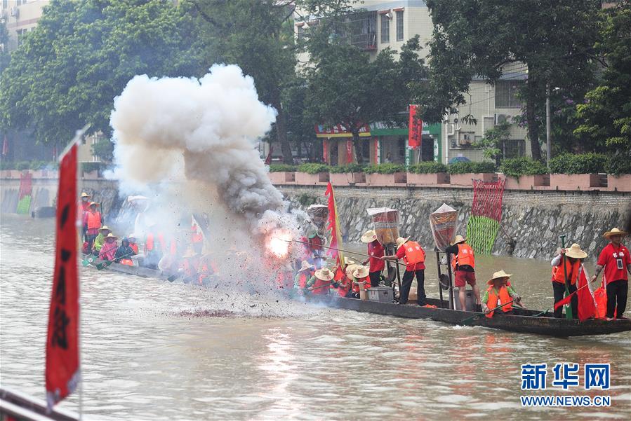 （体育·专题）（7）全民健身·悦动人生—“一水同舟”