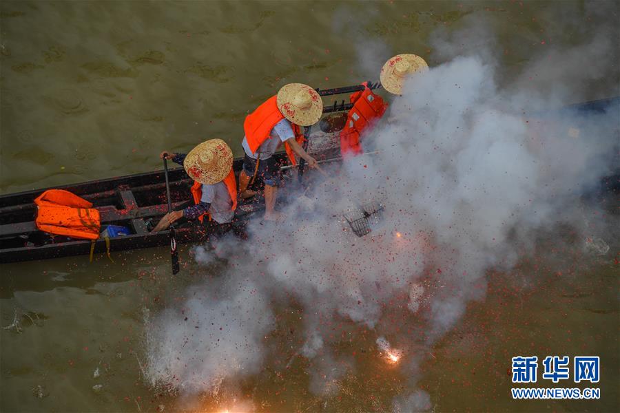 （体育·专题）（14）全民健身·悦动人生—“一水同舟”