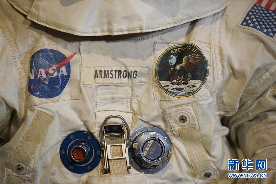 （国际）（2）阿姆斯特朗登月宇航服重新与公众见面