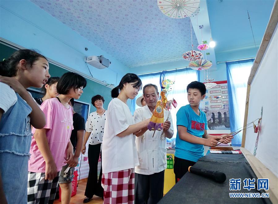 （教育）（3）河北滦州：体验皮影度暑假