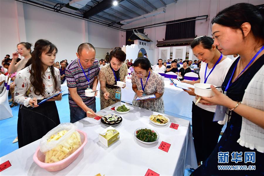 （社会）（6）河南鹤壁：农民办起美食“争霸赛”