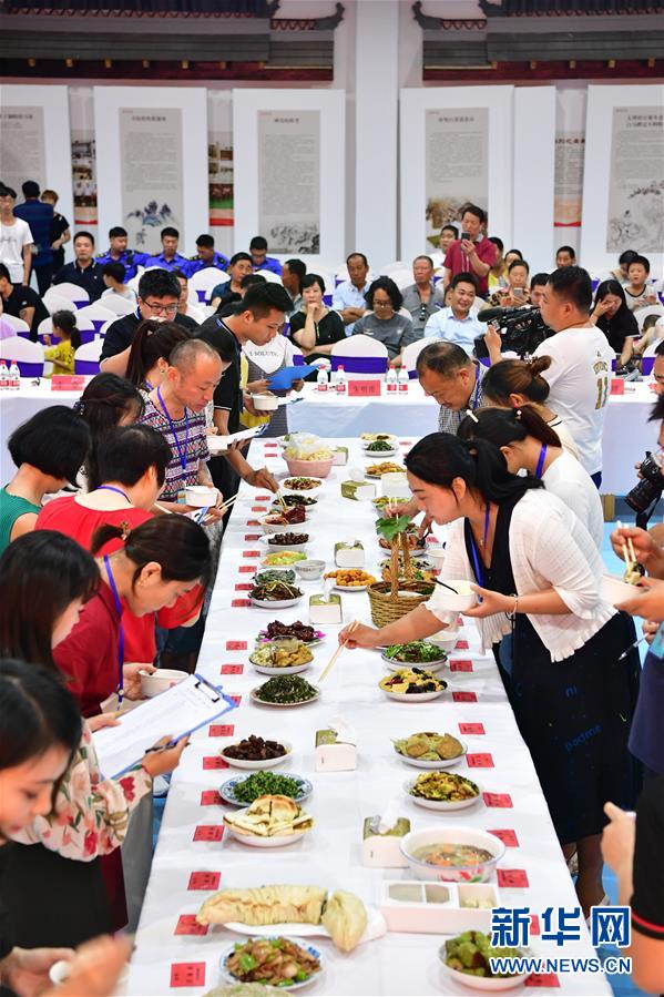 （社会）（2）河南鹤壁：农民办起美食“争霸赛”