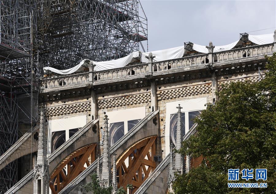 修缮中的巴黎圣母院图2