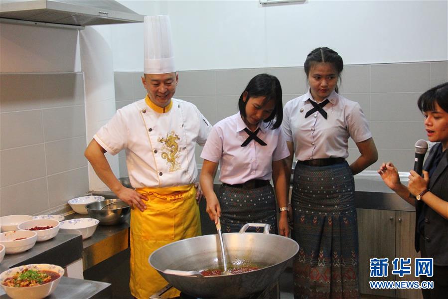 （国际·图文互动）（3）泰国一孔子学院举办“中国厨房”美食文化节