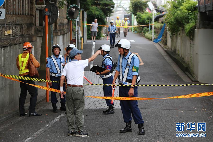 （国际）（2）日本神奈川县一电车与卡车相撞致1死34伤