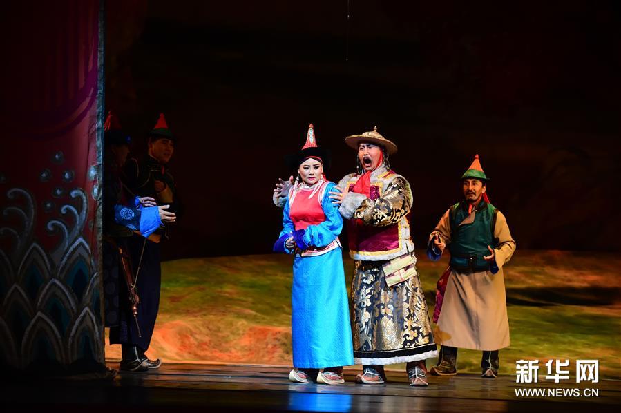 （新华视界）（2）蒙古国歌剧《三座山》在呼和浩特上演