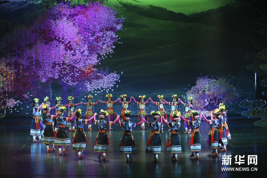 （新华视界）（4）大型舞剧《盛世锅庄》在兰州上演
