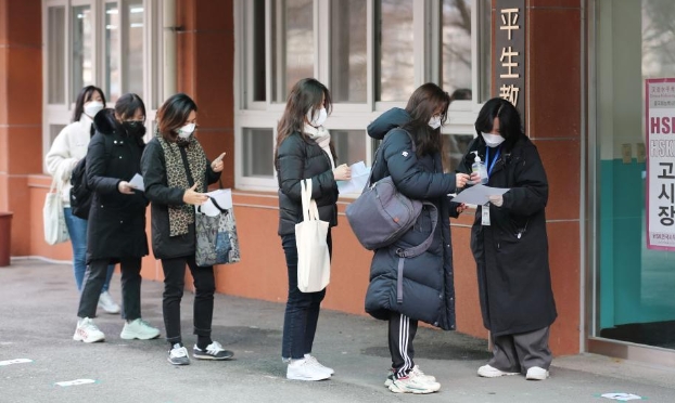 通讯：疫情下汉语水平考试在韩举行