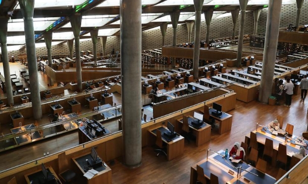 开罗中国文化中心向埃及亚历山大图书馆捐赠图书及音像制品