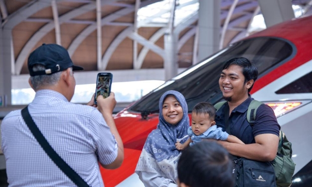 印尼：雅万高铁受到民众追捧（高清组图）