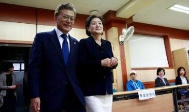 韩国总统选举初步结果:文在寅胜出 或火速履职