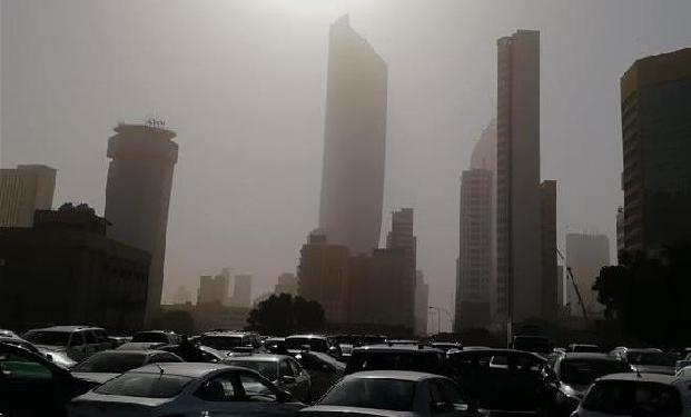 （国际）沙尘暴笼罩科威特