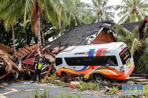 （国际）（4）印尼万丹海啸救援清理工作陆续展开