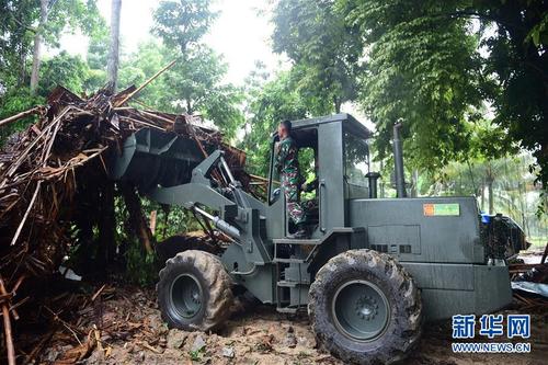（国际）（7）印尼万丹海啸救援清理工作陆续展开