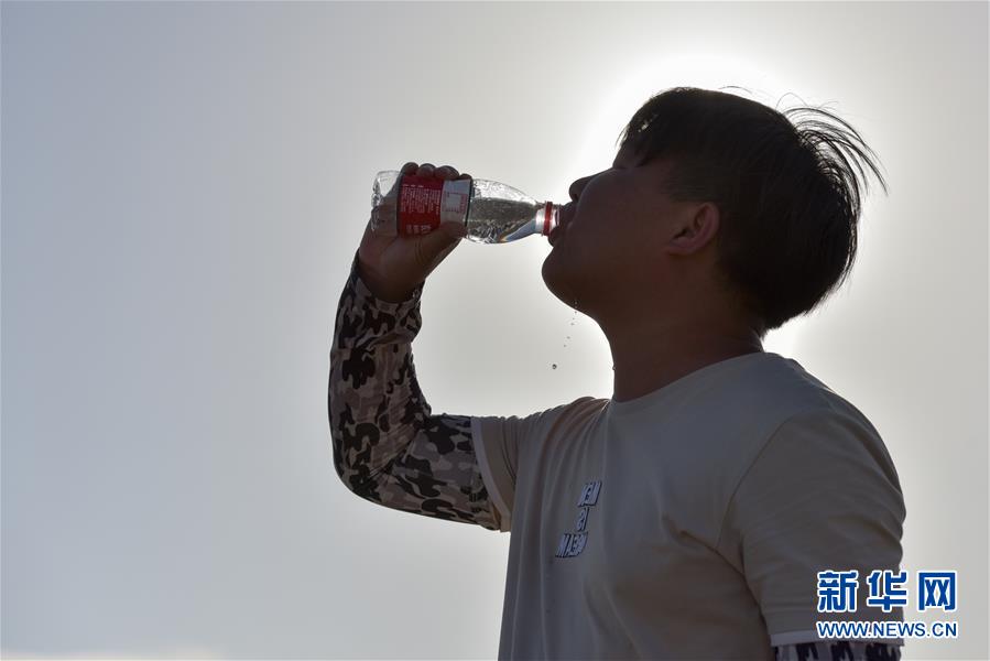 （图片故事）（2）火焰山下的“逐日人”