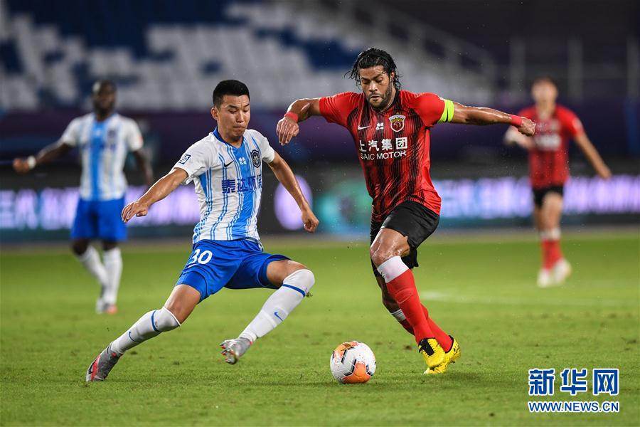 （体育）（1）足球——中超：上海上港胜天津泰达