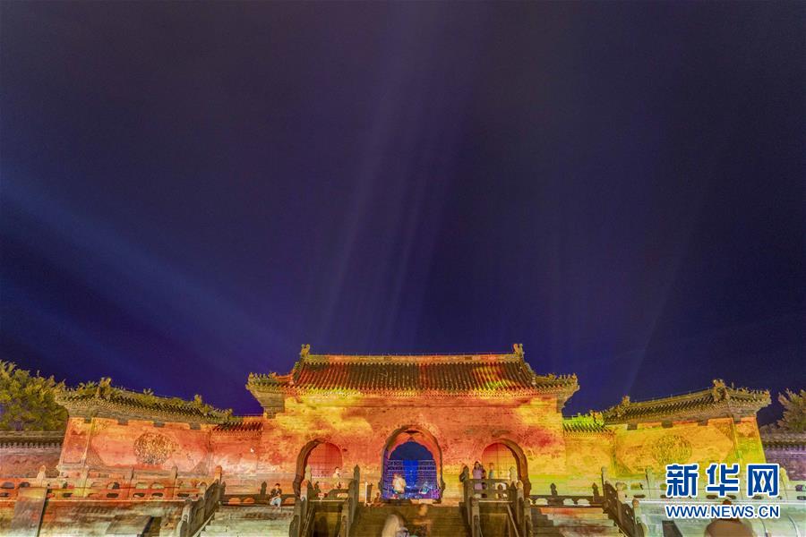 （新华视界）（2）湖北武当山：光影秀点亮古建筑