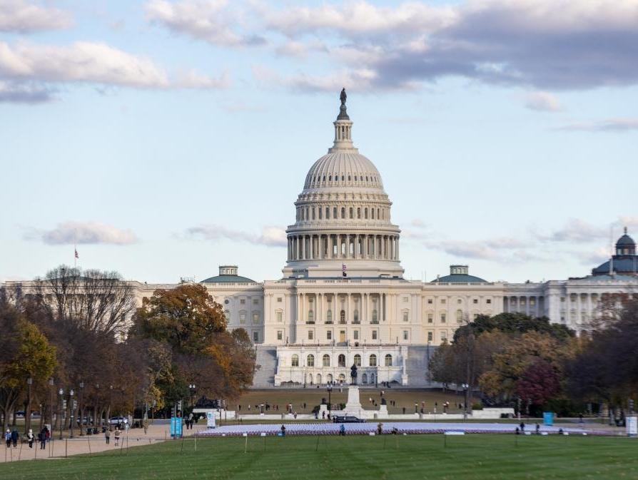 美国会参议院正式通过临时拨款法案